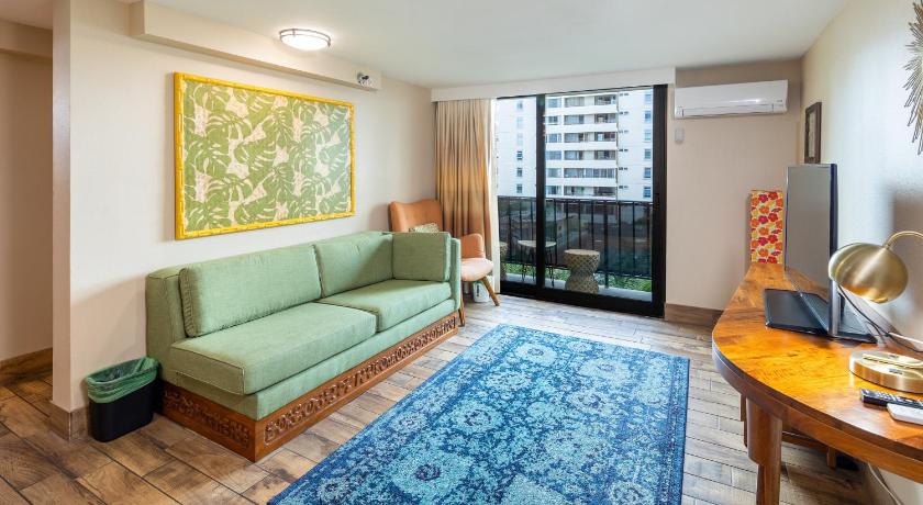 Gorgeous One Bedroom Bamboo Blocks from the Beach — Hotel in Honolulu (HI)