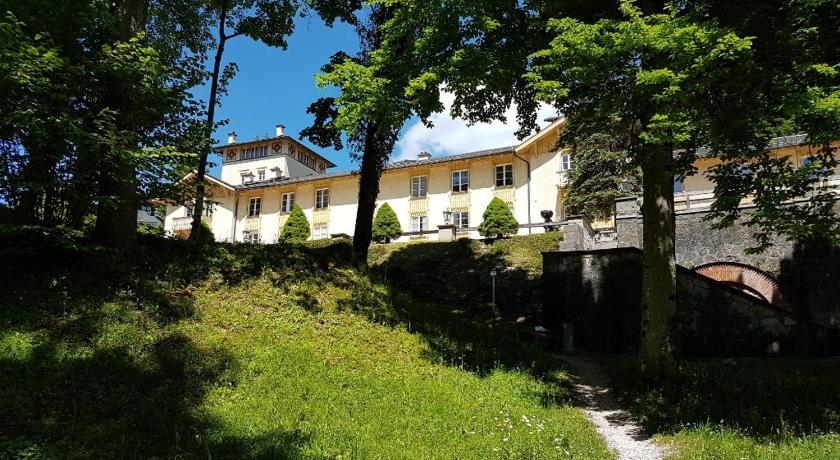 Konigliche Villa Appartement mit Balkon photo