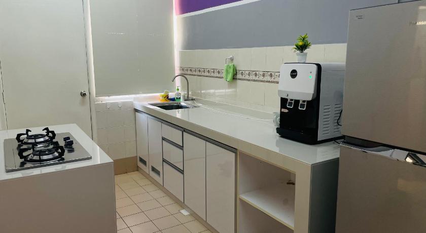 FunkyVila 3BR 6PAXwith AC , NETFLIX Mus-lim Only photo