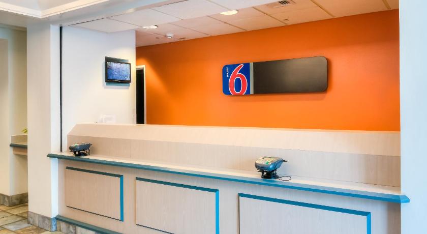 Motel 6-Joliet, IL - Chicago - I-55