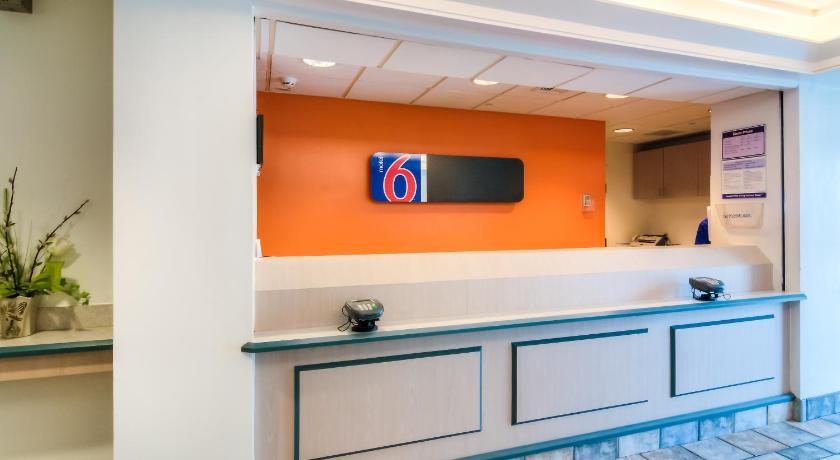 Motel 6-Joliet, IL - Chicago - I-55