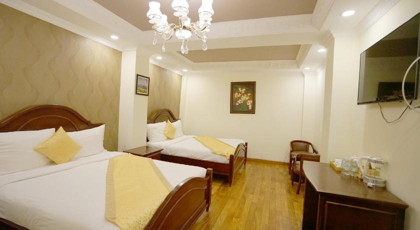 Image of Superior Family Room 1