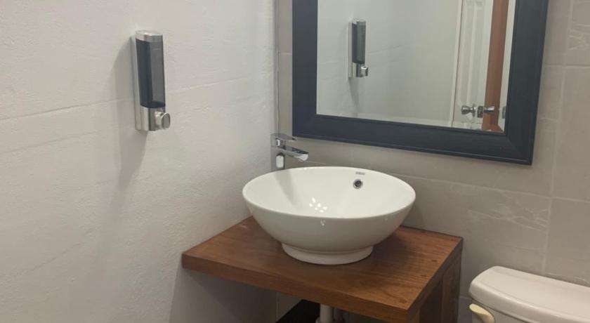 Image of Deluxe One-Bedroom Apartment 2