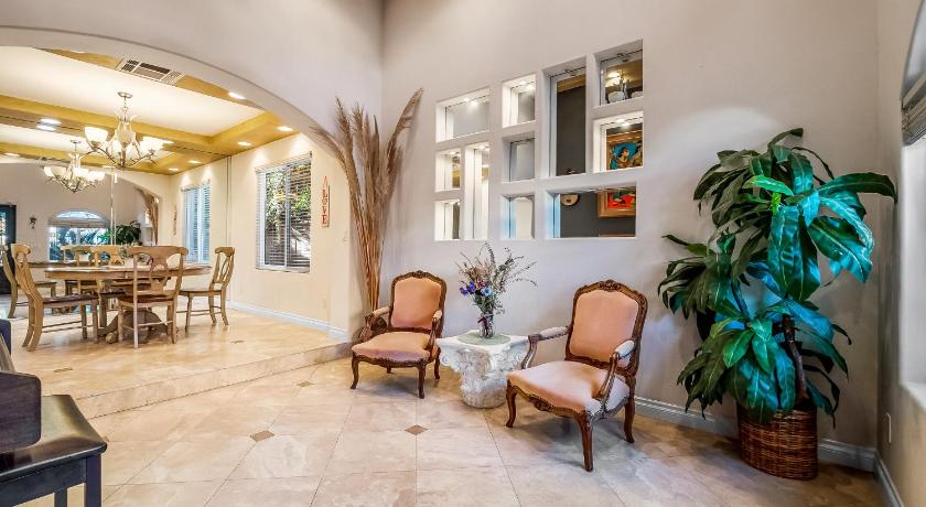 The Shangri-la of La Jolla photo