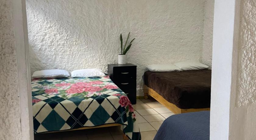 Hostal Perla Mazatlan — Hotel in Mazatlán