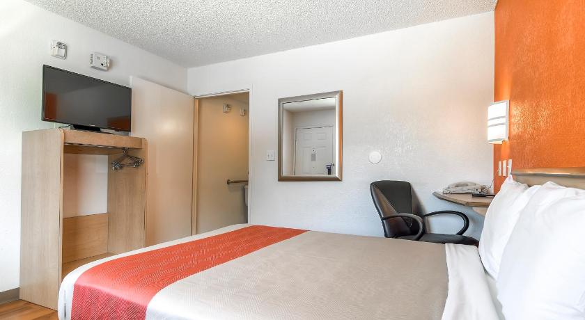 Motel 6-Carlsbad, CA - East Near LEGOLAND