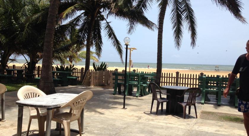 Oasis Beach Resort photo
