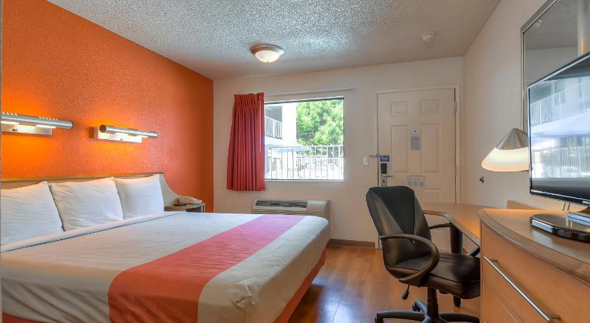 Motel 6-Carlsbad, CA - East Near LEGOLAND