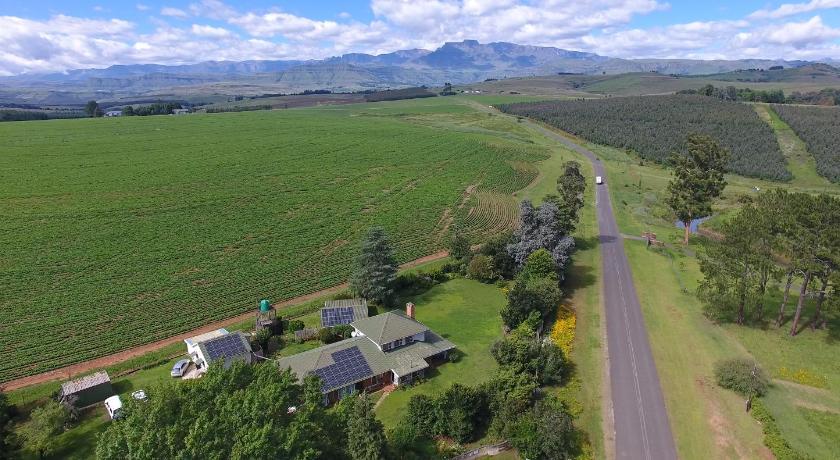 Little Acres Drakensberg Accommodation — Hotel in Cathkin Park