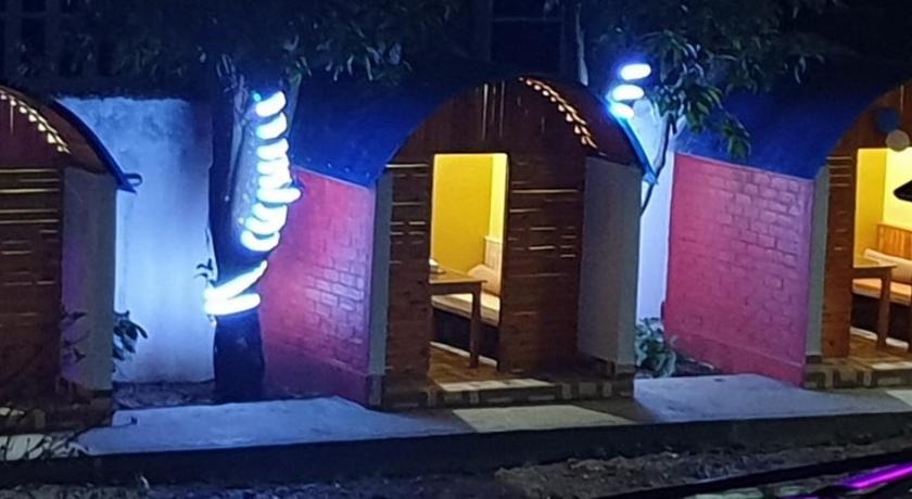 London House Resort photo