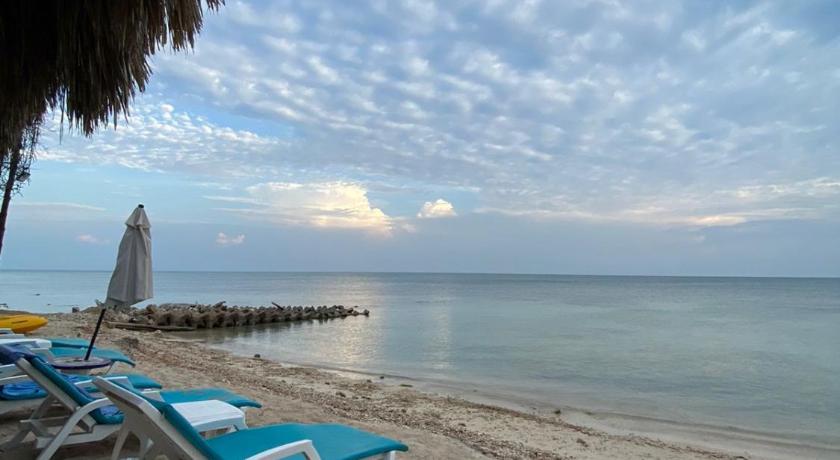 Isla Luna Beach Baru photo