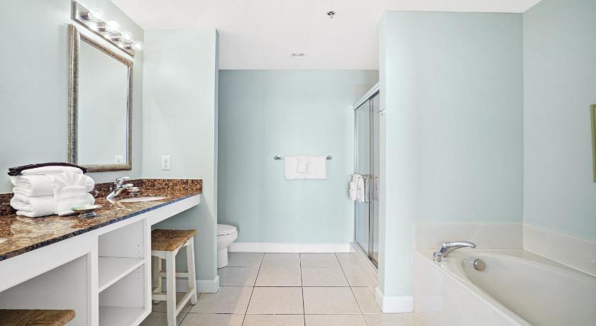 Image of Three-Bedroom Apartment with Sea View - 501W 14