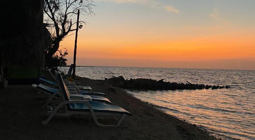 Isla Luna Beach Baru photo