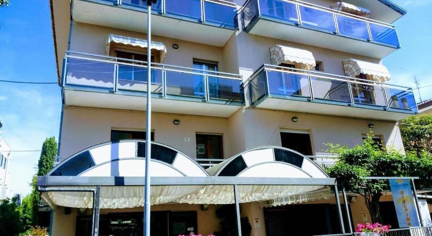 Hotel Gialpina — Hotel in Rimini