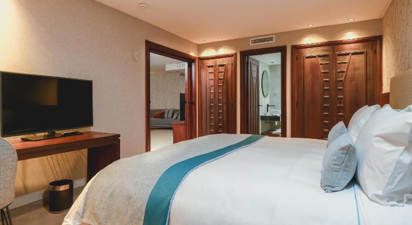 Image of Suite Room for 2 16