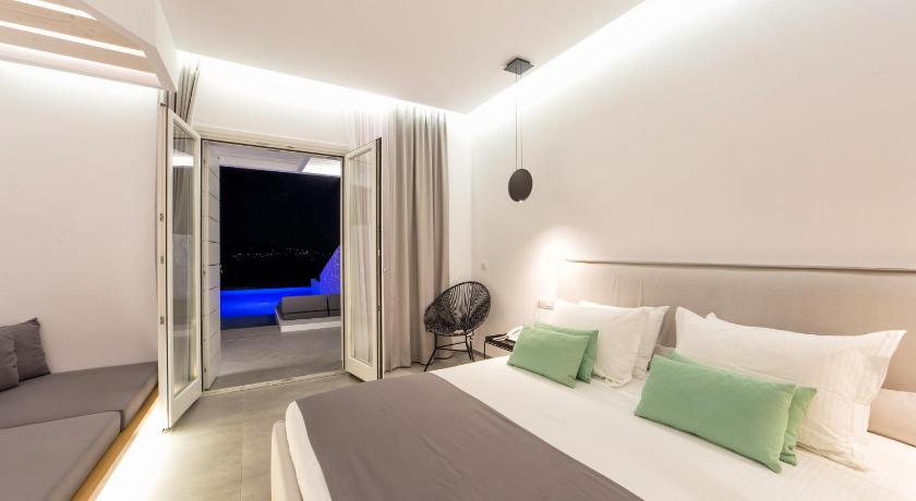 รูปของSuperior Suite with Private Pool and Sea View 16