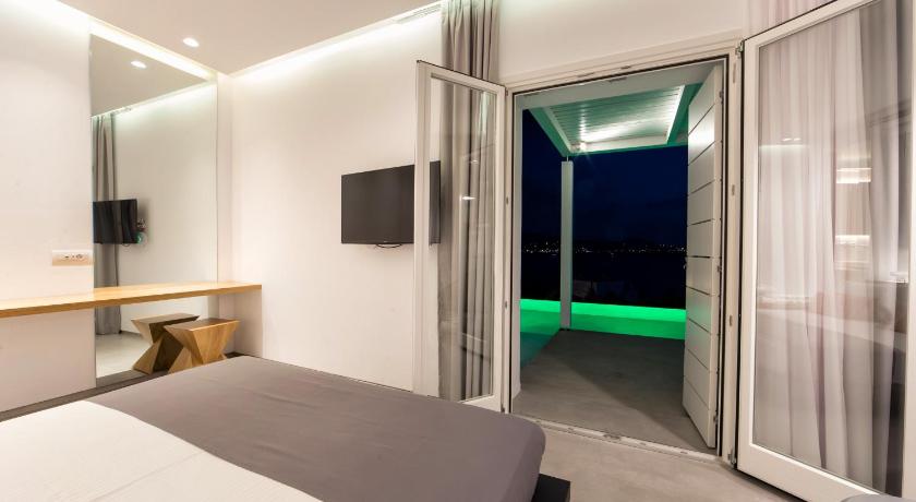 รูปของExecutive Suite with Private Pool Sea View 15
