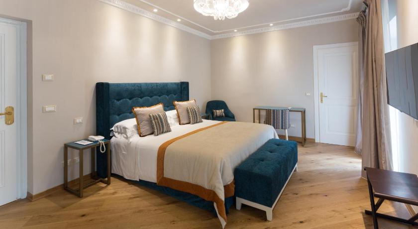 Фото: Двухместный номер с 1 или 2 кроватями (Double or Twin Room) 4