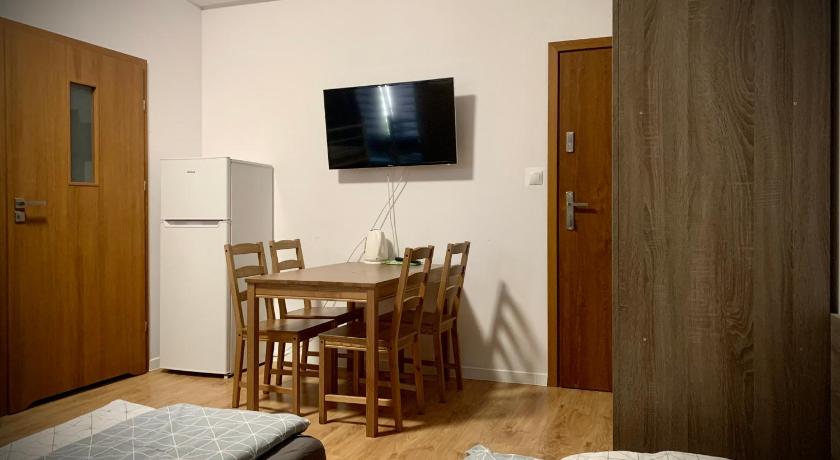 普沃茨克 Hostel Sportowa 3星级 酒店 泳池