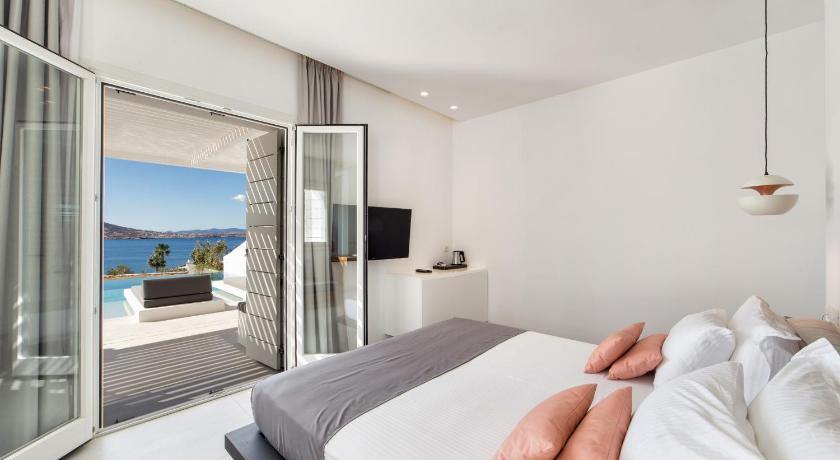 รูปของGrand Suite with Private Pool and Sea View 15