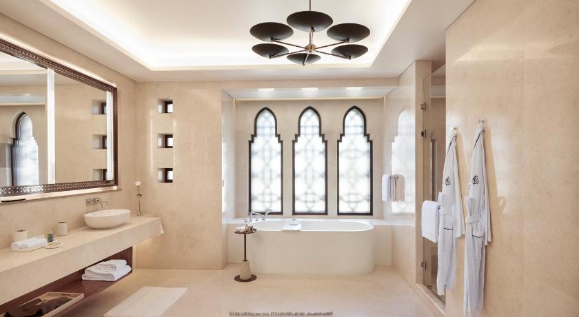 Image of Imperial Suite with Pool - 1 King and 2 Twins 4