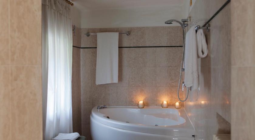 Image of Family Suite (5 Adults) 2