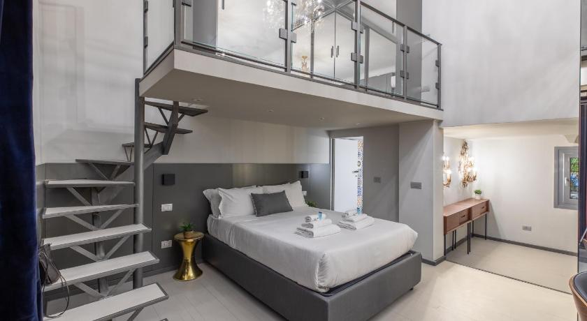 iFlat Elegant Suite in Monti photo