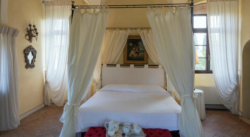 Image of Suite with Pool View 5