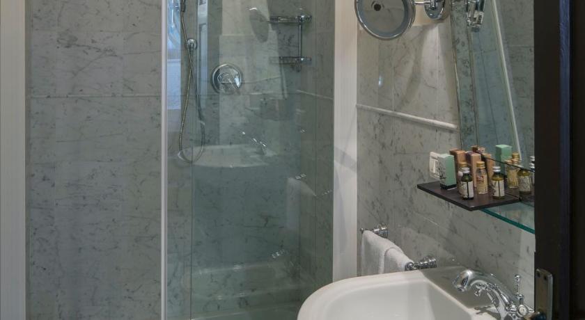 Image of Suite with Pool View 2