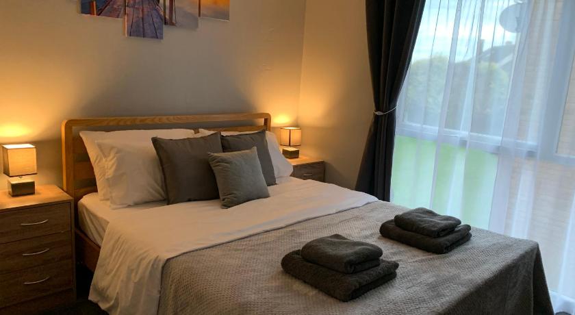 Modern Spacious Apartment Near City Centre — Hotel in Chelmsford
