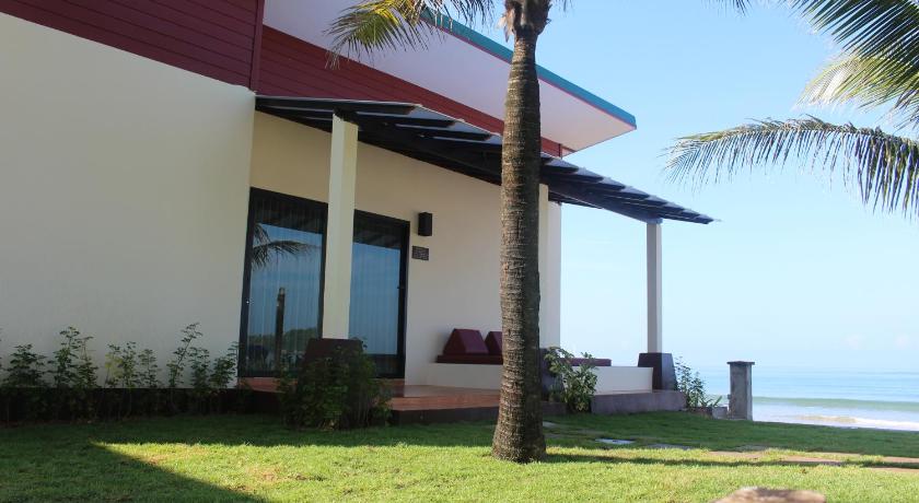 Image of Family Seaview Room 1