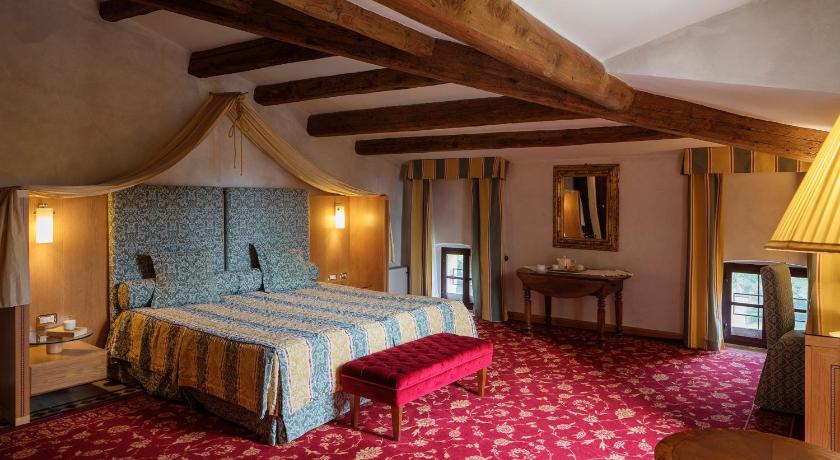 Image of Deluxe Junior Suite 11
