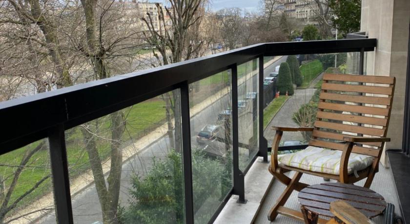 FOCH-CHAMPS ELYSEES 250m2 WITH TERRACES