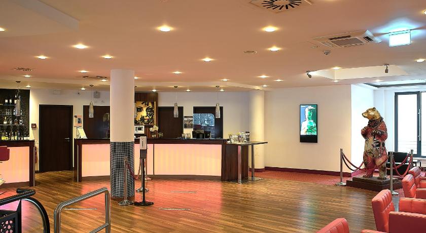 BEST WESTERN PLUS Plaza Berlin Kurfurstendamm photo