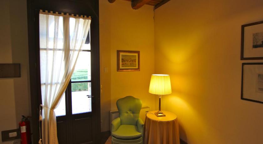Image of Junior Suite with Garden View 15