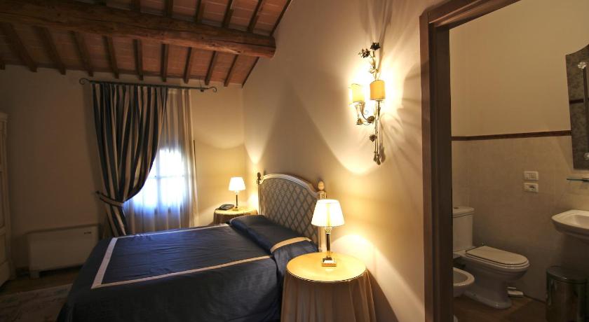 Image of Junior Suite with Garden View 10
