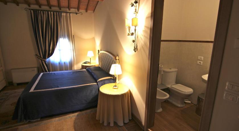 Image of Junior Suite with Garden View 9