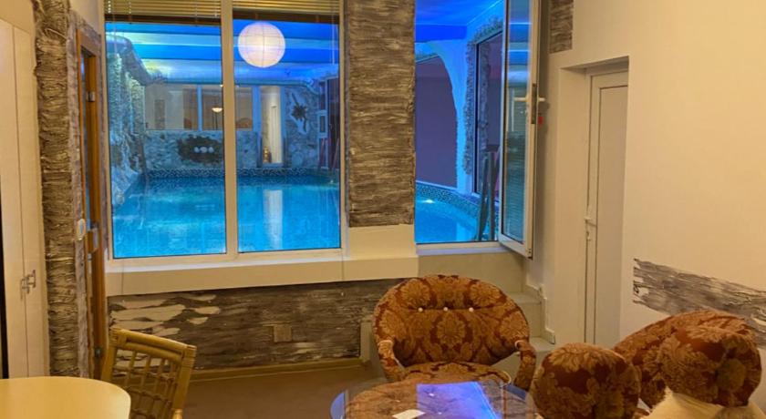 ベオグラード Bali Colosseum Hotel 4つ星 ホテル スイート