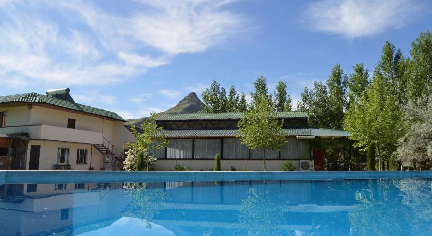 Crossway Camping — Hotel in Yeghegnadzor