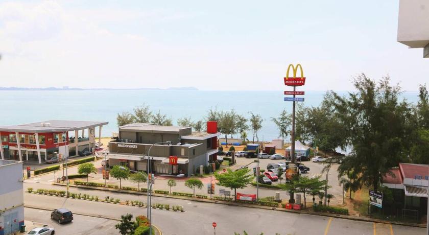 PD D’Wharf Amazing Seaview Suite 9 (Up to 6 pax) - image 40