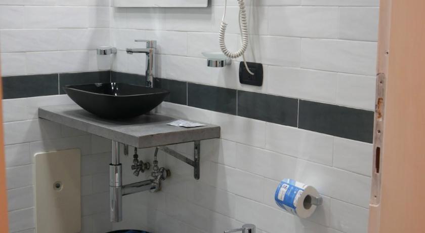 Image of Twin Room 10