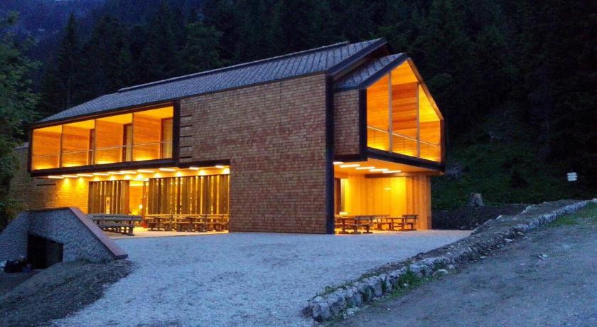 Vallesinella Hotel Restaurant Bar — Hotel in Madonna di Campiglio