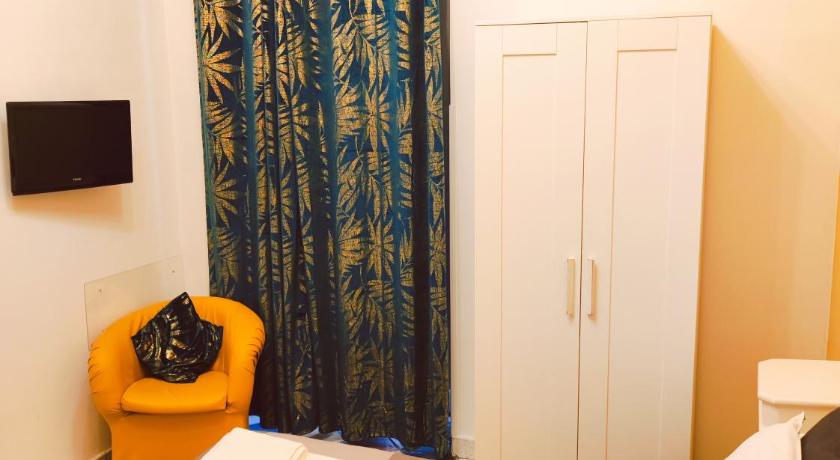 Image of Twin Room 13