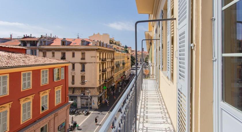Furnished Apartment Near Place Garibaldi & The Port photo