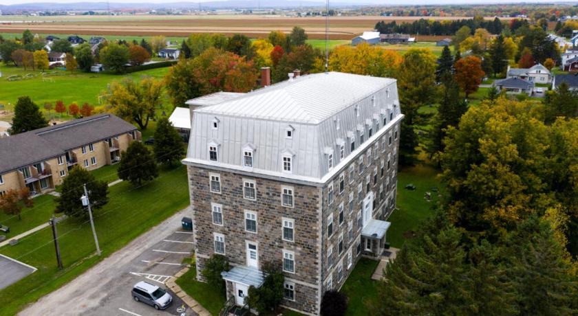 Hotel le couvent — Hotel in Saint-Marc-des-Carrières