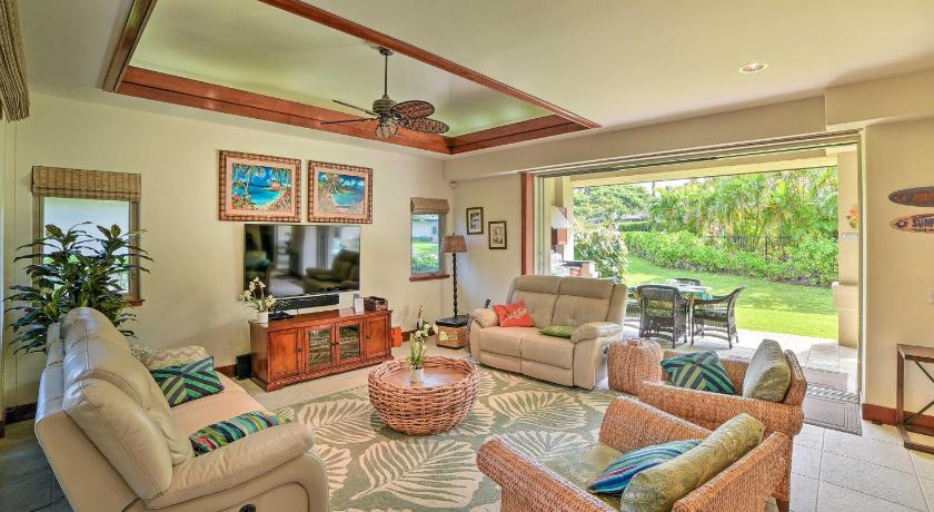 Tropical Escape with Pool Access about 1 Mile to Beach — Hotel in Puako (HI)