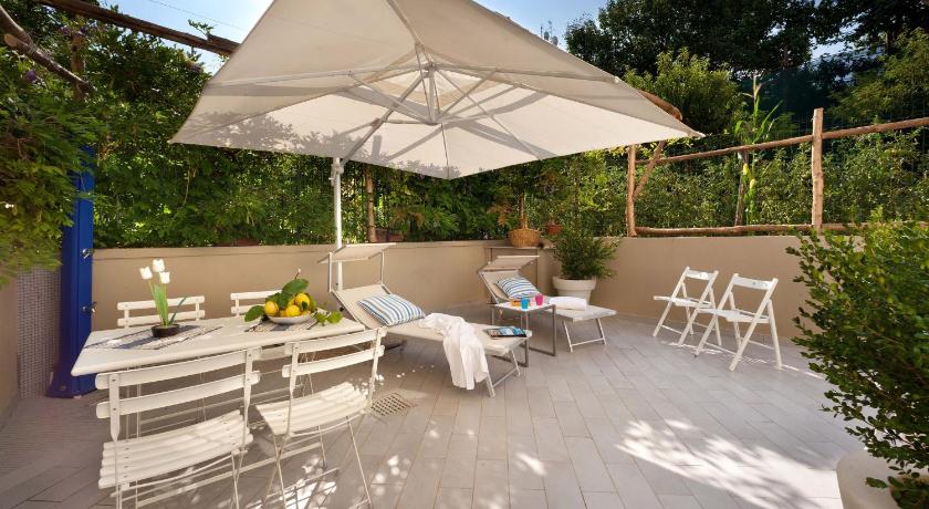 Sorrento Central Flat — Hotel in Sorrento