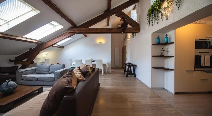 ベリンツォーナ V APARTMENTS 4つ星 ゲストハウス 外観