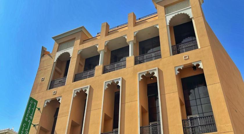 Garden City Hotel - image 10