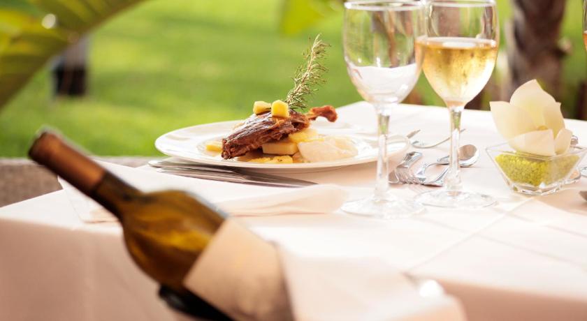Grupotel Macarella Suites & Spa